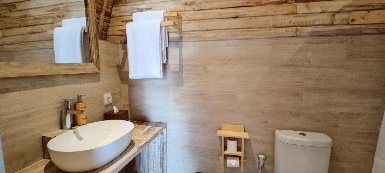 Tanhana Villa Canggu Exteriör bild